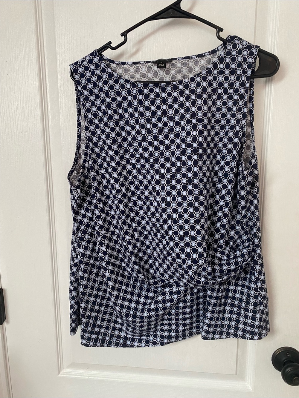 Ann Taylor Navy and White Sleeveless Geometric Tank